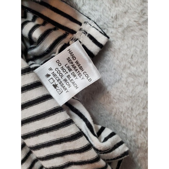 Pleione Blouse Top Women Small Black White Striped Rayon Sleeveless Button Front - Picture 7 of 7